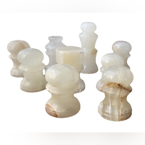 Vintage Black And White Marble Chess Pieces 28 Pieces Total - Picture 9 of 12